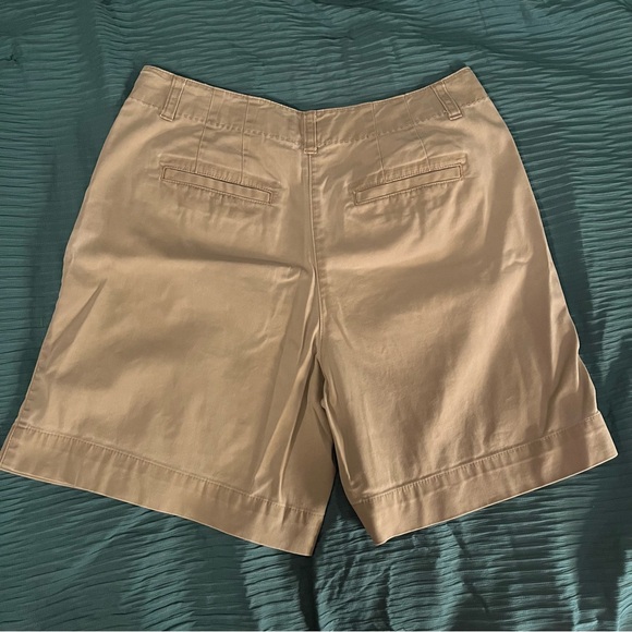 Talbots Stretch Khaki Shorts Size 6 - Picture 2 of 2